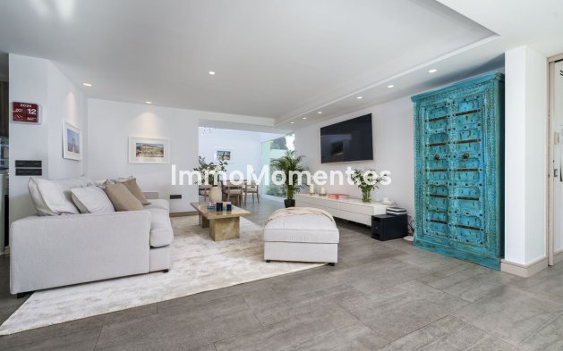 Resale - Villa - Marbella - Nueva Andalucía