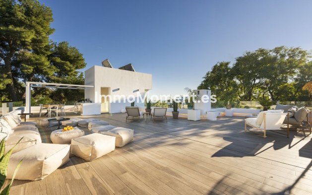 Resale - Villa - Marbella - Nueva Andalucía