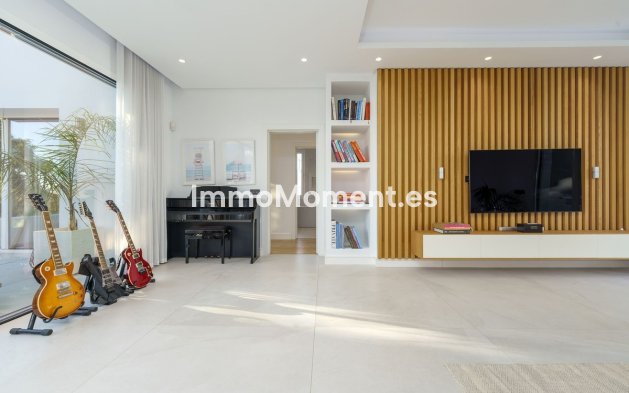 Resale - Villa - Marbella - Nueva Andalucía