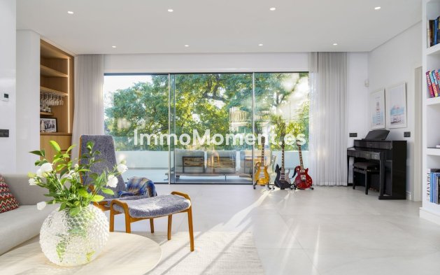 Resale - Villa - Marbella - Nueva Andalucía