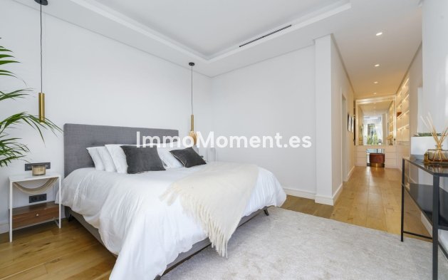 Resale - Villa - Marbella - Nueva Andalucía