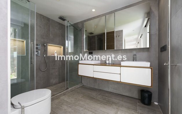 Resale - Villa - Marbella - Nueva Andalucía