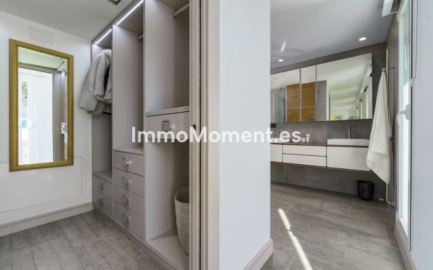 Resale - Villa - Marbella - Nueva Andalucía