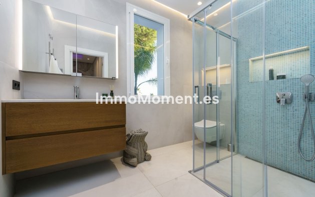 Resale - Villa - Marbella - Nueva Andalucía