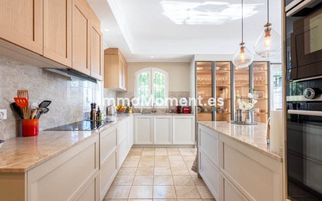 Reventa - Villa - Marbella - Nueva Andalucía