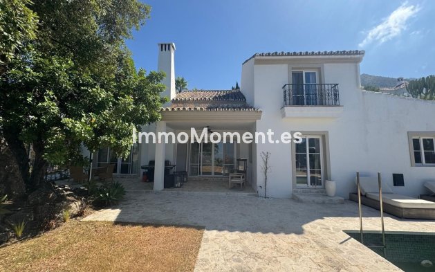 Wiederverkauf - Villa -   Inländisch - Istán