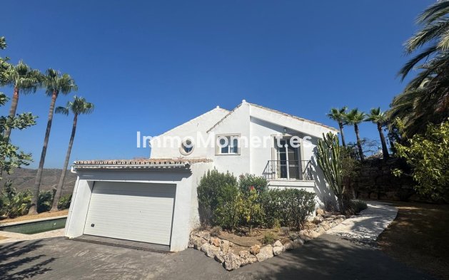 Wiederverkauf - Villa -   Inländisch - Istán