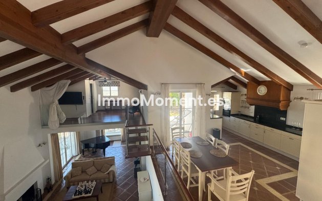 Wiederverkauf - Villa -   Inländisch - Istán