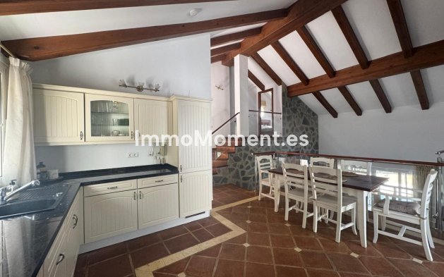 Wiederverkauf - Villa -   Inländisch - Istán