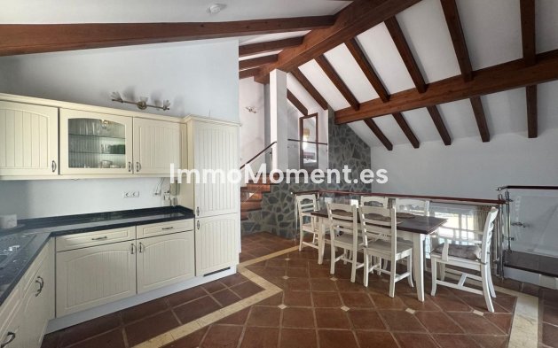 Wiederverkauf - Villa -   Inländisch - Istán