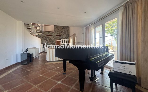 Wiederverkauf - Villa -   Inländisch - Istán