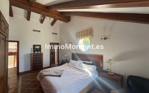 Wiederverkauf - Villa -   Inländisch - Istán