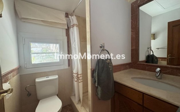 Wiederverkauf - Villa -   Inländisch - Istán