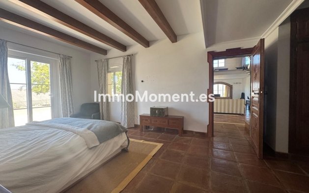 Wiederverkauf - Villa -   Inländisch - Istán