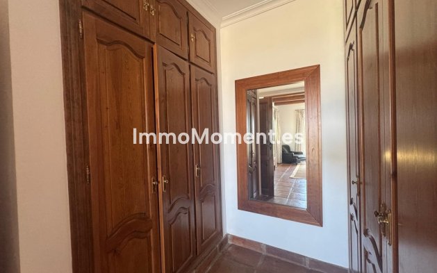 Wiederverkauf - Villa -   Inländisch - Istán