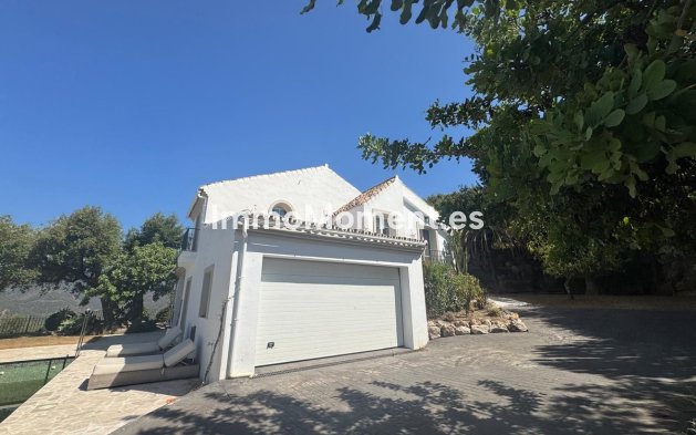 Wiederverkauf - Villa -   Inländisch - Istán