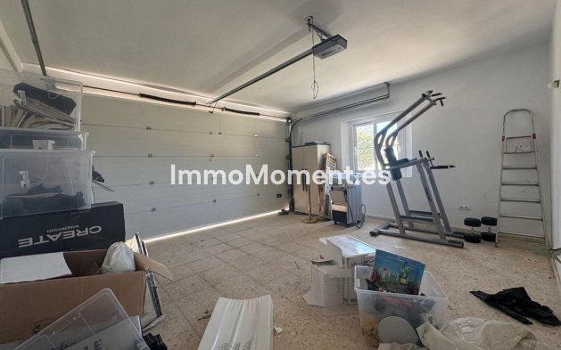 Wiederverkauf - Villa -   Inländisch - Istán