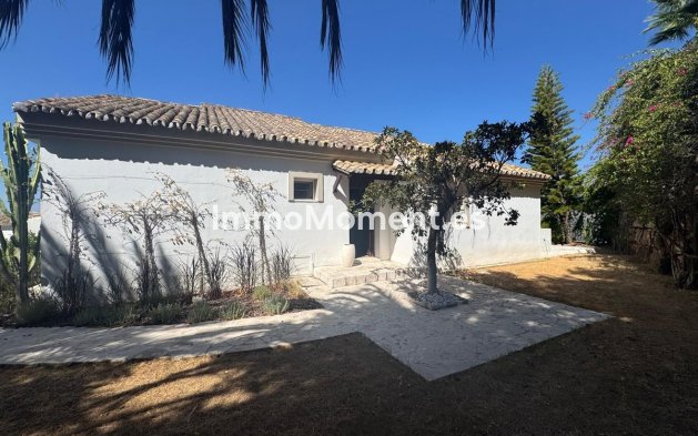 Wiederverkauf - Villa -   Inländisch - Istán