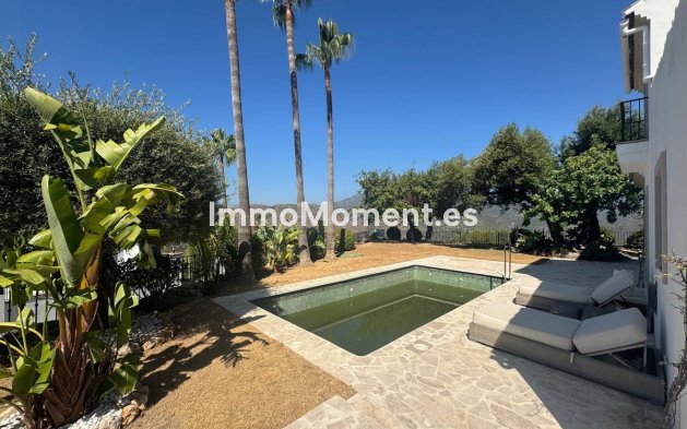 Wiederverkauf - Villa -   Inländisch - Istán