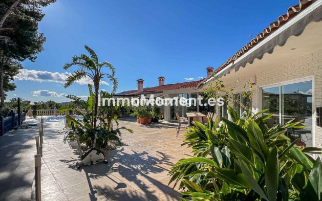 Resale - Villa - Torremolinos