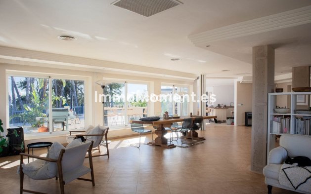 Resale - Villa - Torremolinos