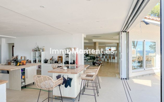 Resale - Villa - Torremolinos