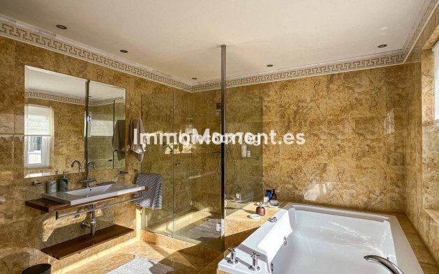 Resale - Villa - Torremolinos