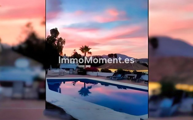 Revente - Villa - Marbella - Nueva Andalucía