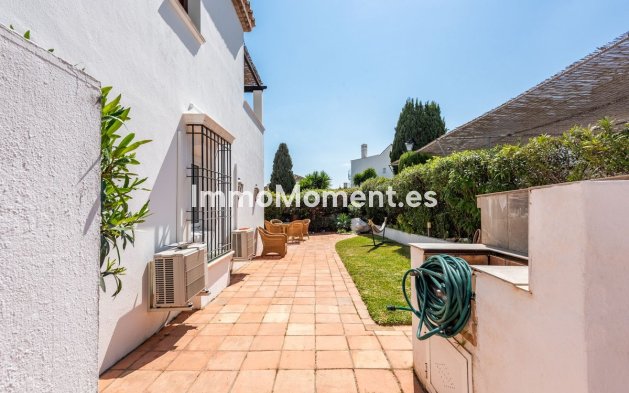 Wiederverkauf - Wohnung - Estepona  - Benamara