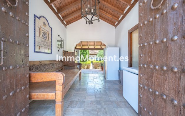 Resale - Villa - Estepona - Estepona Centro