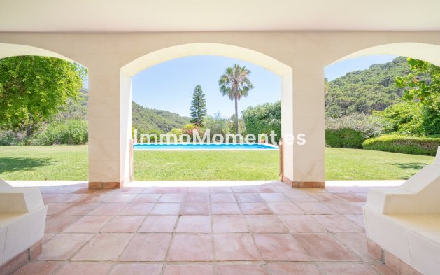 Resale - Villa - Estepona - Estepona Centro