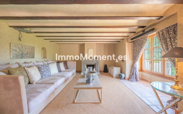 Resale - Villa - Estepona - Estepona Centro