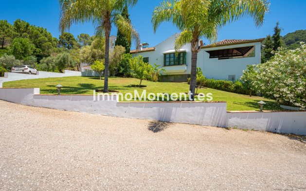 Resale - Villa - Estepona - Estepona Centro