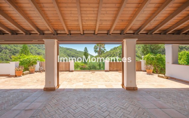 Resale - Villa - Estepona - Estepona Centro