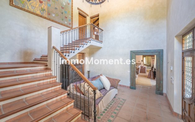 Resale - Villa - Estepona - Estepona Centro