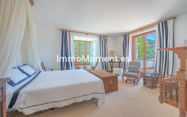 Resale - Villa - Estepona - Estepona Centro