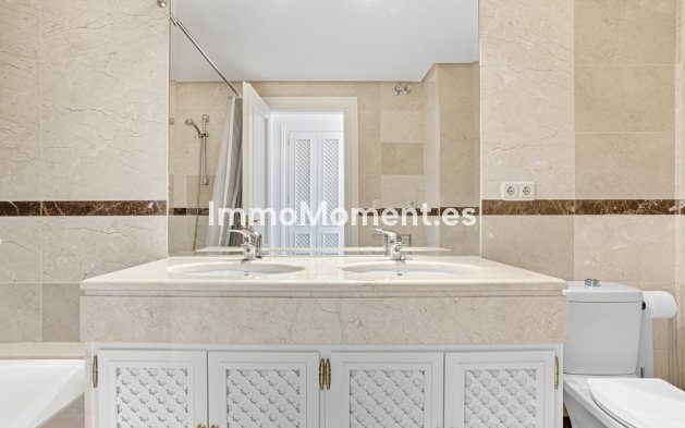 Wiederverkauf - Wohnung - Marbella - Nueva Andalucía