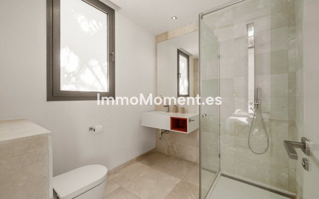 Wiederverkauf - Villa - Marbella - Nueva Andalucía