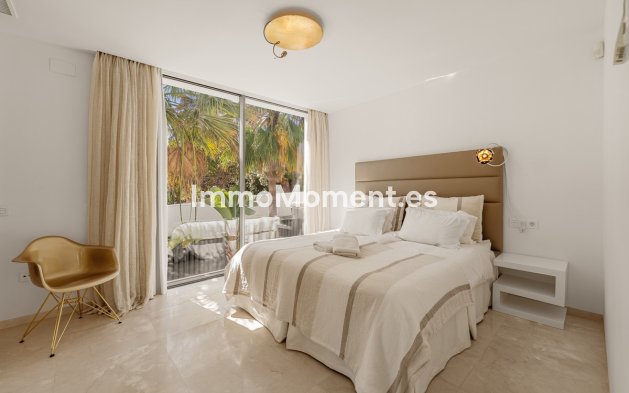 Wiederverkauf - Villa - Marbella - Nueva Andalucía