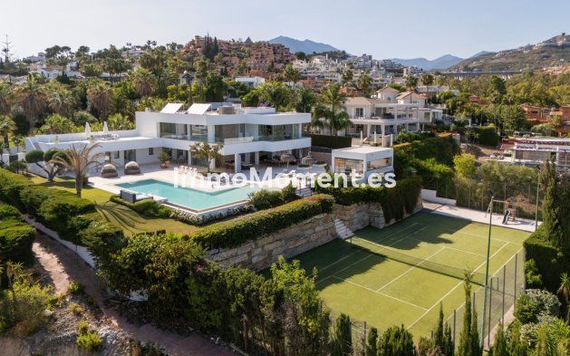 Wiederverkauf - Villa - Marbella - Nueva Andalucía