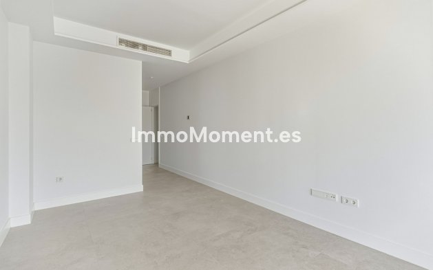 Resale - Apartment - Marbella - Santa Clara