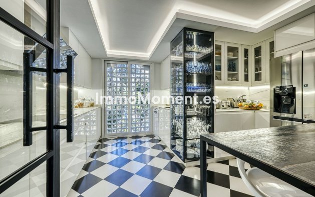 Wiederverkauf - Wohnung - Marbella - Guadalmina Baja