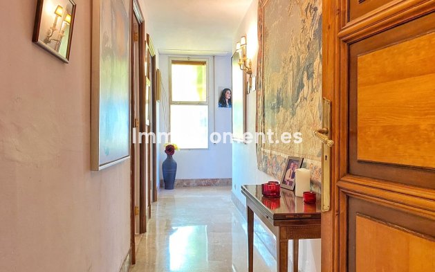 Resale - Villa - Marbella - Marbella Centro