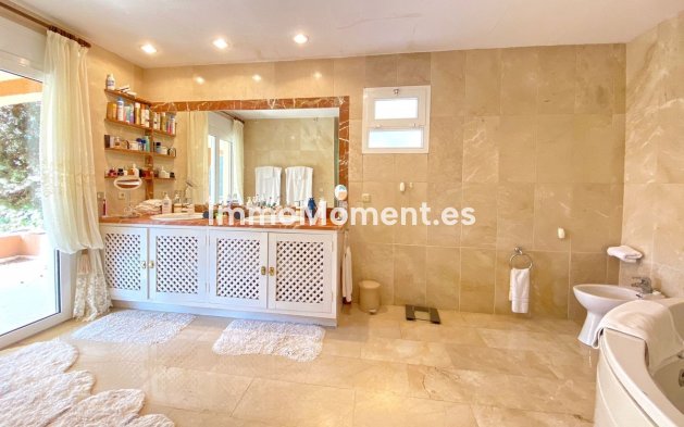 Wiederverkauf - Villa - Marbella - Nagüeles