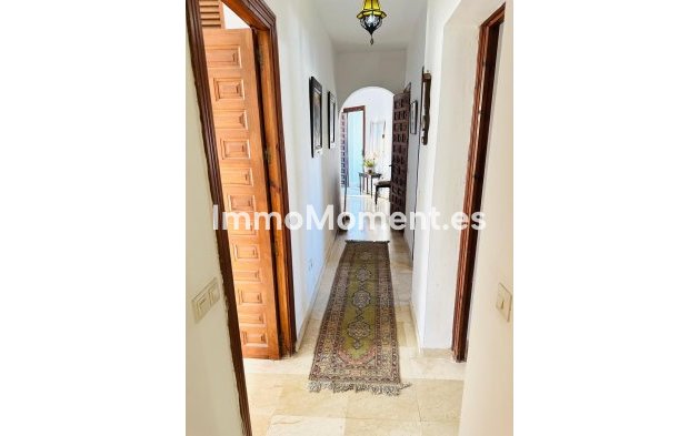 Resale - Villa - Estepona - Atalaya