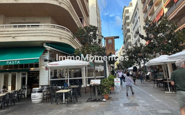 Wiederverkauf - Villa - Marbella - Marbella Centro