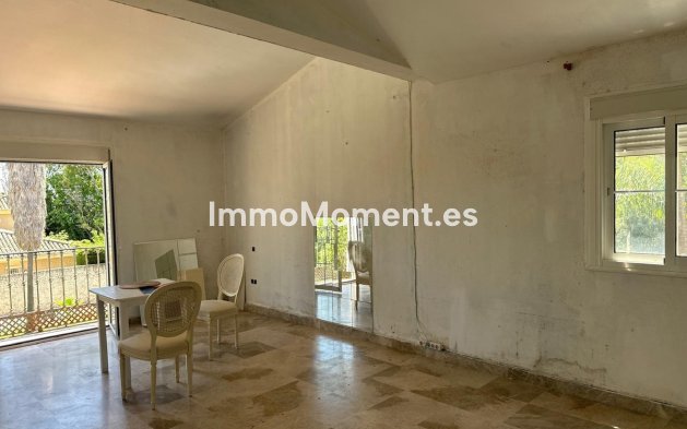 Resale - Villa - Marbella - Nueva Andalucía