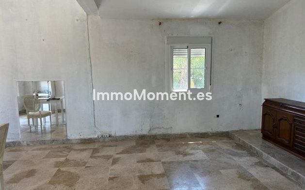 Resale - Villa - Marbella - Nueva Andalucía