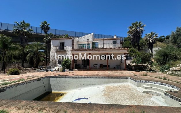 Resale - Villa - Marbella - Nueva Andalucía