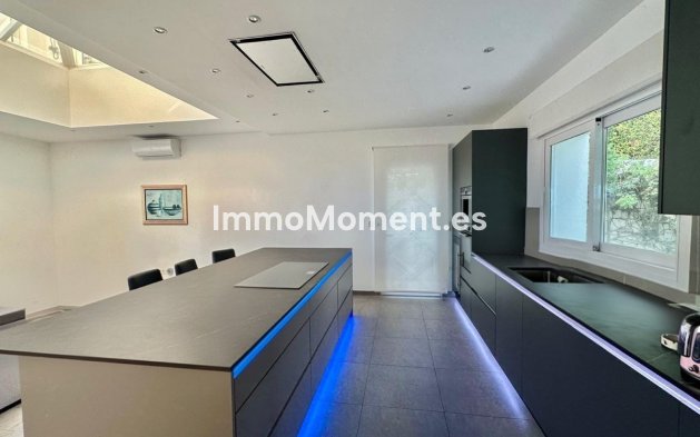 Resale - Villa - Benahavís - Benahavís Centro